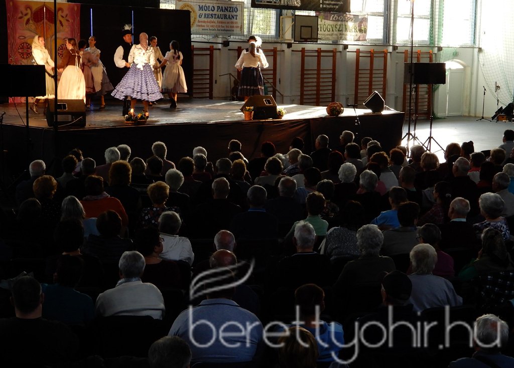 Kovács Kati koncertezett az időseknek 29